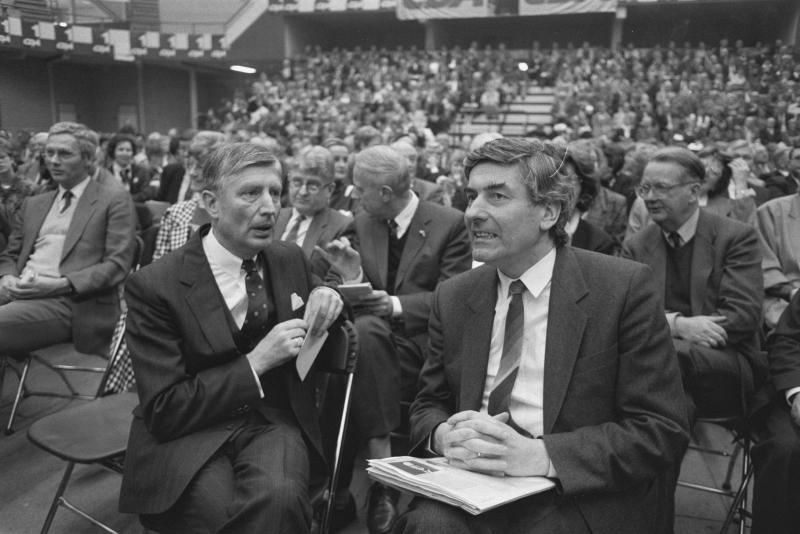 Lubbers met zijn voorganger Van Agt op een CDA-congres (1987).